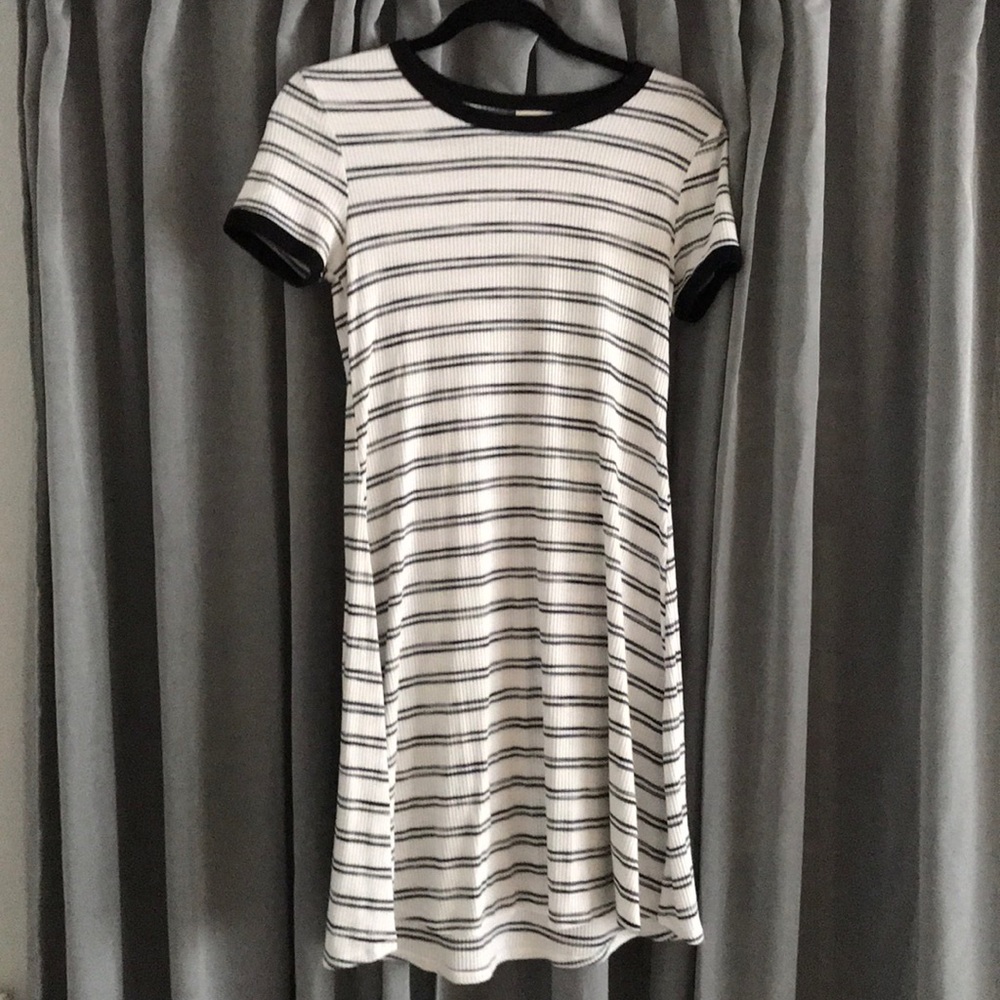 SHIFT BLACK, WHITE, BLUE DRESS